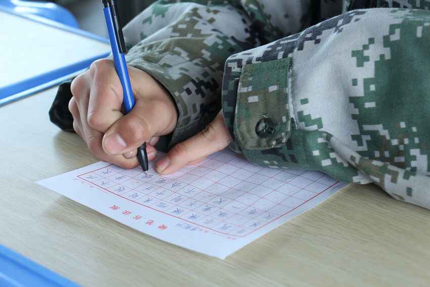 孩子非常厭學(xué)怎么辦 有什么好的方法幫助孩