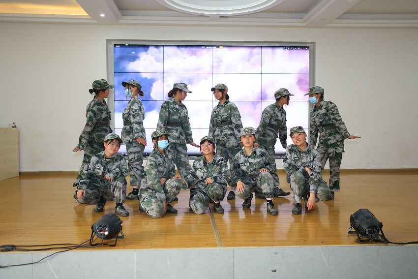 叛逆青少年訓(xùn)練營(yíng)之青春期與孩子交流的幾個(gè)問題(圖2)