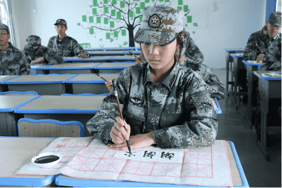 的青春叛逆學(xué)校提醒：拒絕孩子的“消費(fèi)觀”